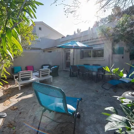 Unique Front De Climatise Et Jardin