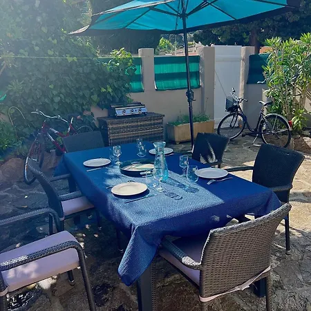 Unique Front De Climatise Et Jardin Apartment Le Lavandou