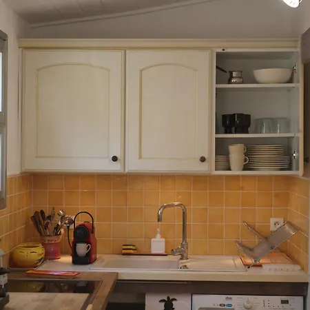 Front De - Climatise Classe 2 Etoiles Avec Jardin * 르 라방두