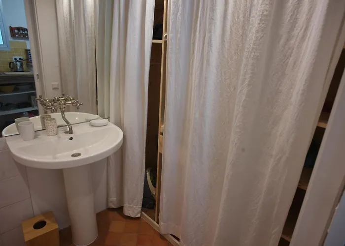 Front De - Climatise Classe 2 Etoiles Avec Jardin Apartment *